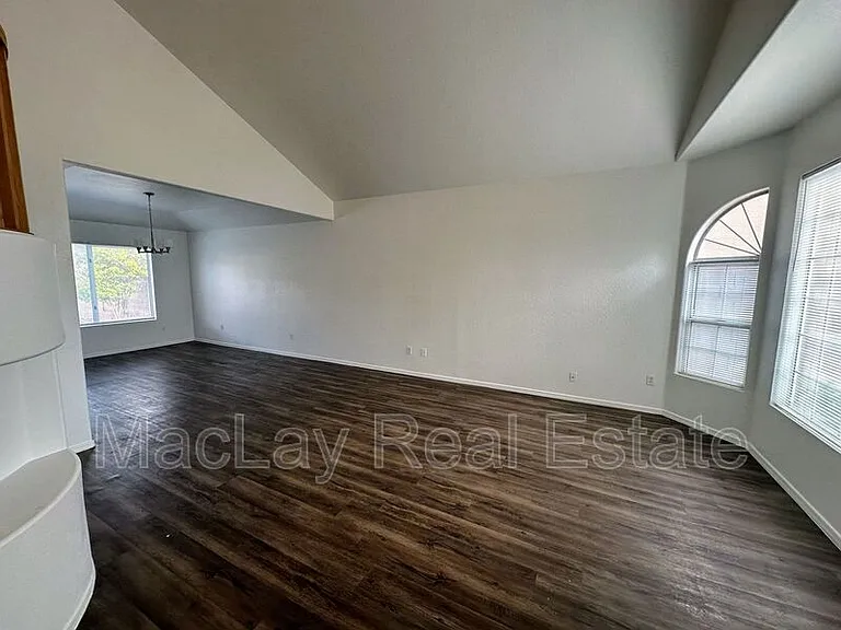 1392 W Morelos St — Photo 3