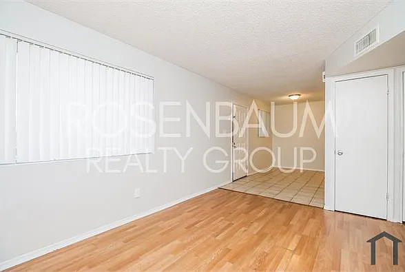 1050 W University Dr #201 — Photo 4