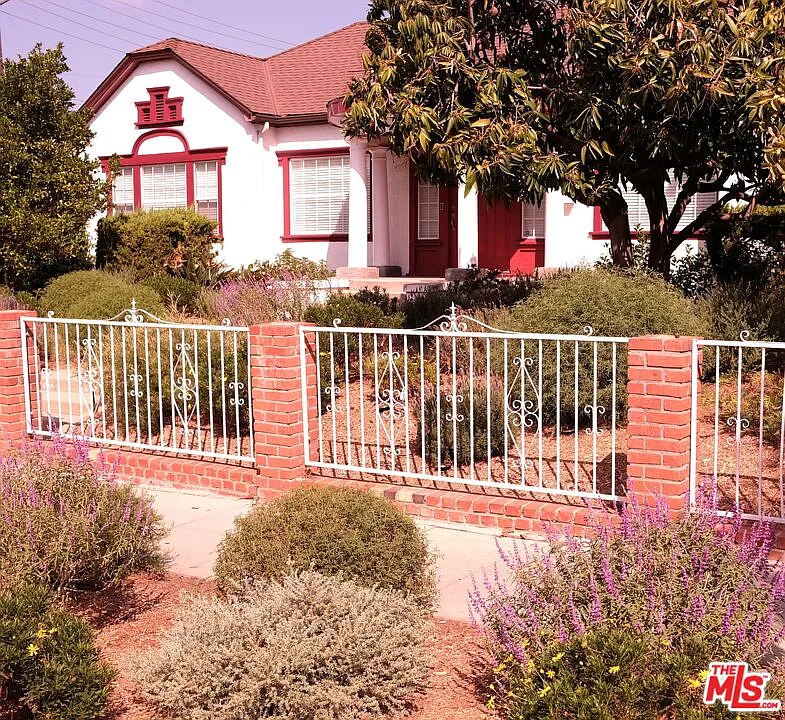 5 bed, 3.5 bath, 3083 sqft, $9,500 — Photo 2
