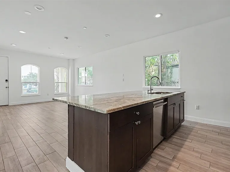 1018 7th Ave S — Photo 12