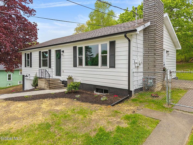 3rd image of 34 Wolfert Avenue