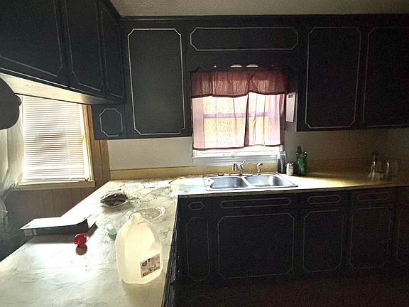 3rd image of 504 Beeler Avenue