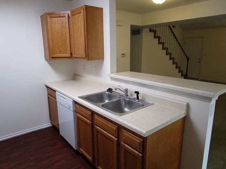 5004-5006 Betty Jean Way — Photo 8