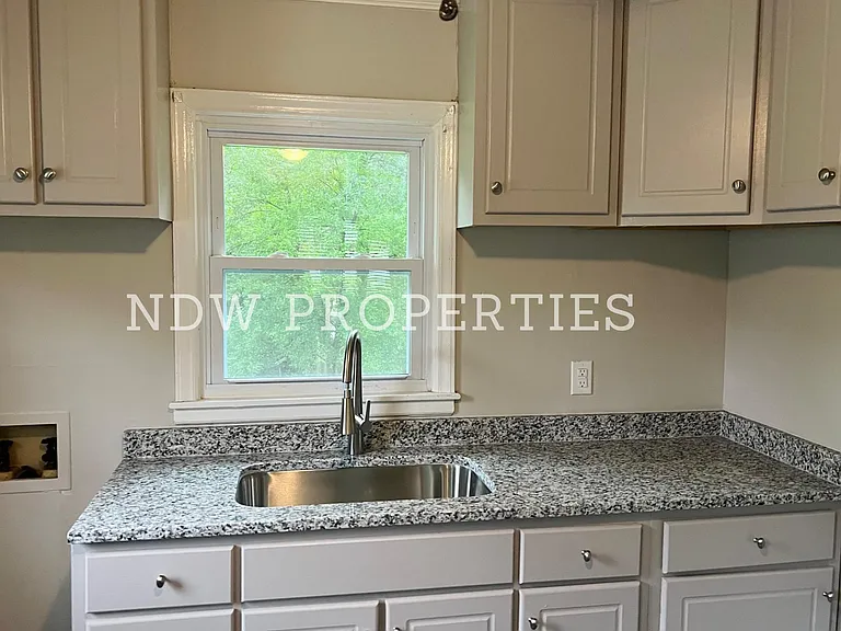3042 Forrester St — Photo 6