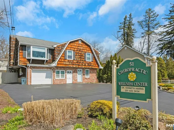 51 E Prospect St, Waldwick, NJ 07463