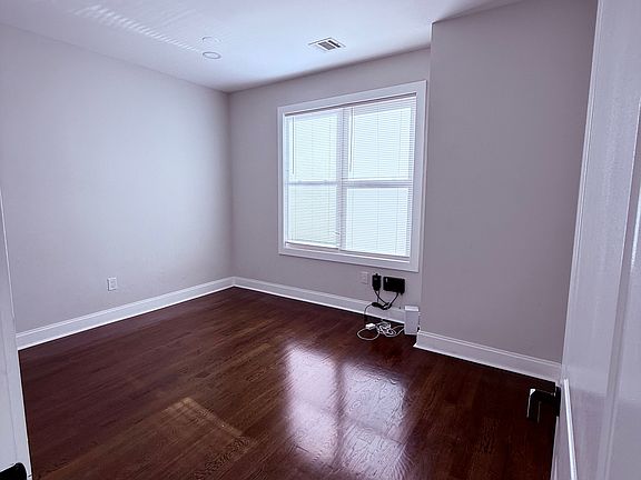 3rd image of 500 Kearny Ave #2R