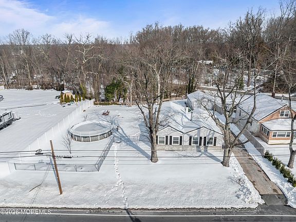 2nd image of 83 Chesterfield Jacobstown Road