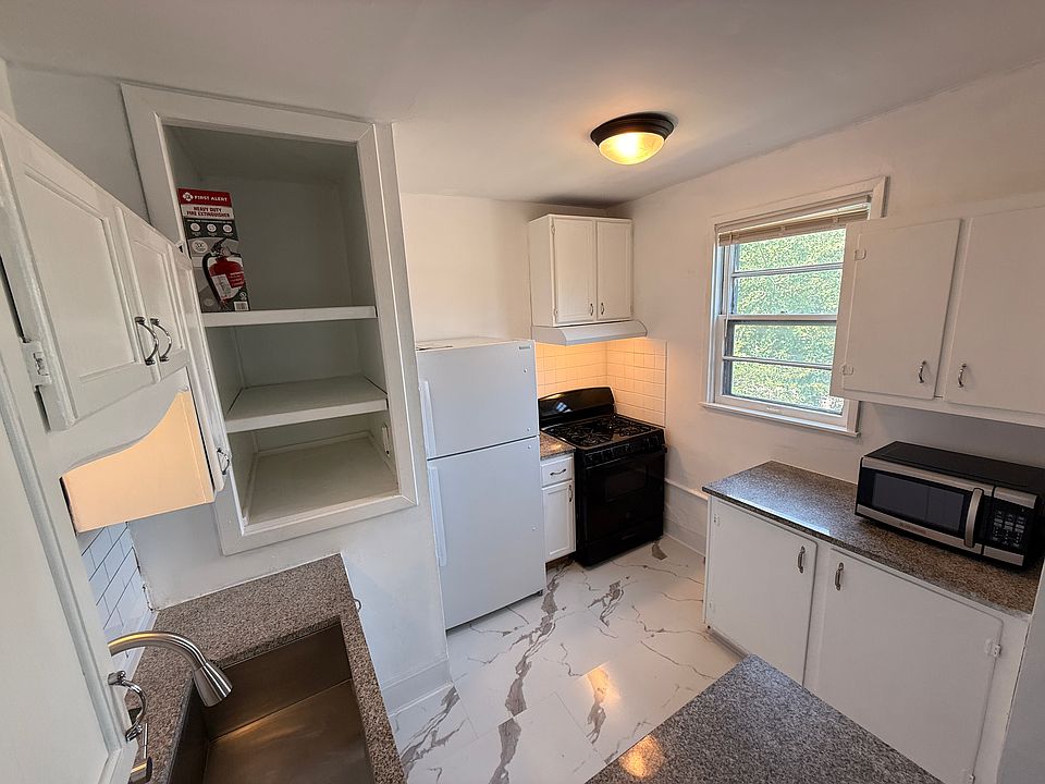 1st image of 1360 Selby Ave APT 2