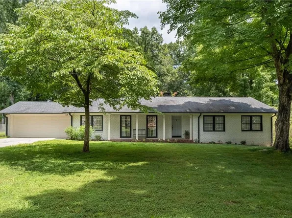 285 Dania Dr, Alpharetta, GA 30009