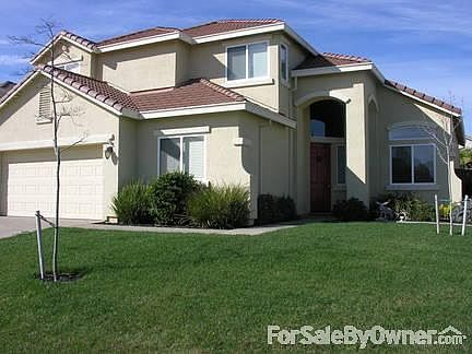 1845 Snow Goose Court, Gridley, CA
						:
						5 bedrooms, 3 full baths, bonus rooms and 3 car garage