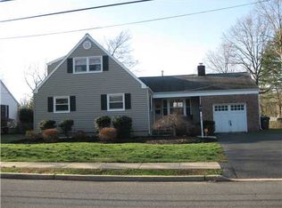 86 Mason Dr, Metuchen, NJ