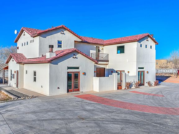 2nd image of 2201 Loma Larga Rd