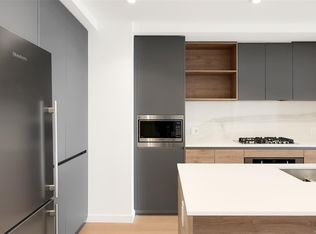 363 Tyee Rd #207, Victoria, BC V9A 0B5