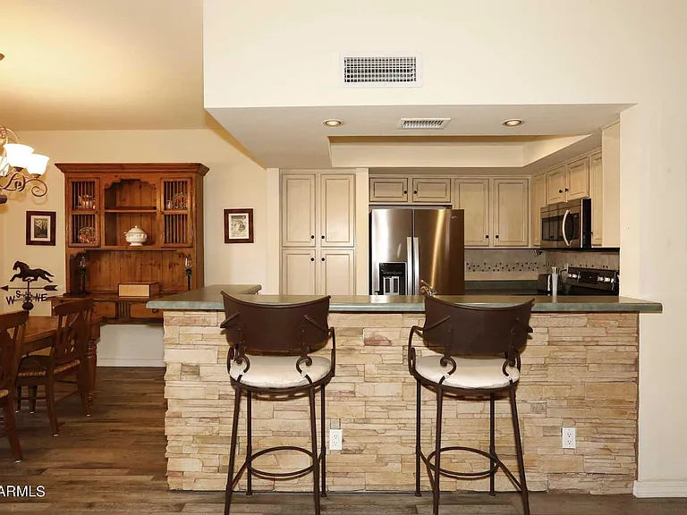 9705 E Mountain View Rd #1032 — Photo 18