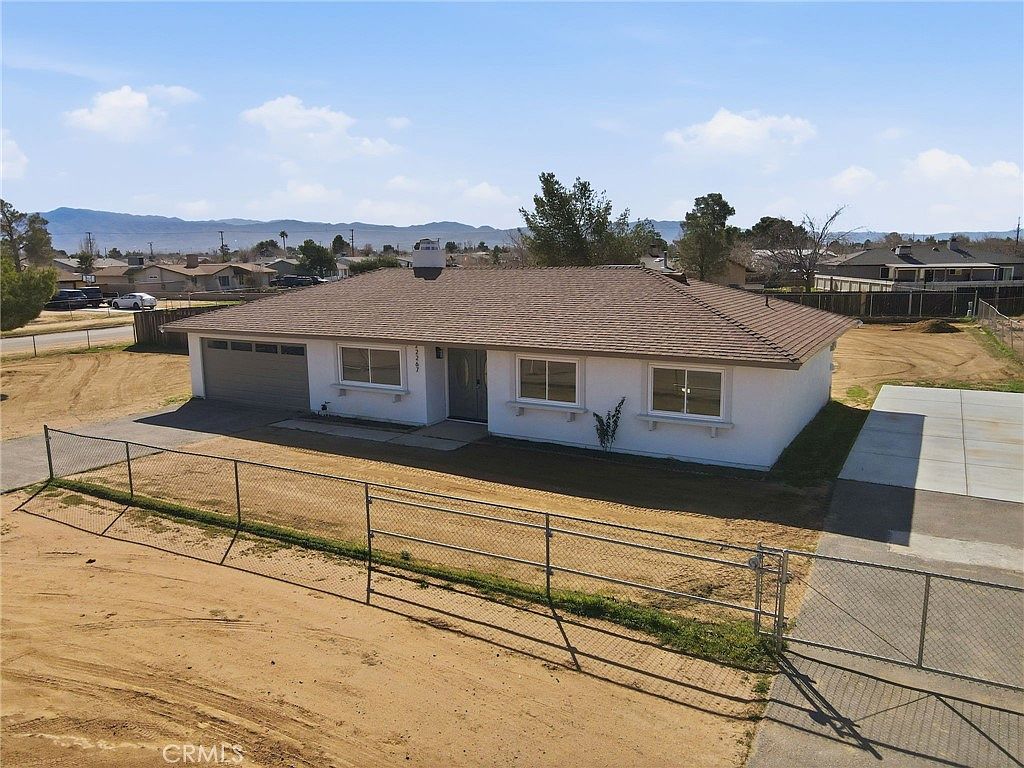 22267 Gayhead Rd, Apple Valley, CA 92307 | Zillow