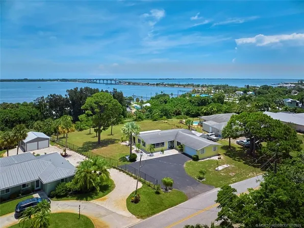 4133 NE Skyline Dr, Jensen Beach, FL 34957