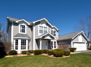 4626 Southhampton Dr, Island Lake, IL 60042