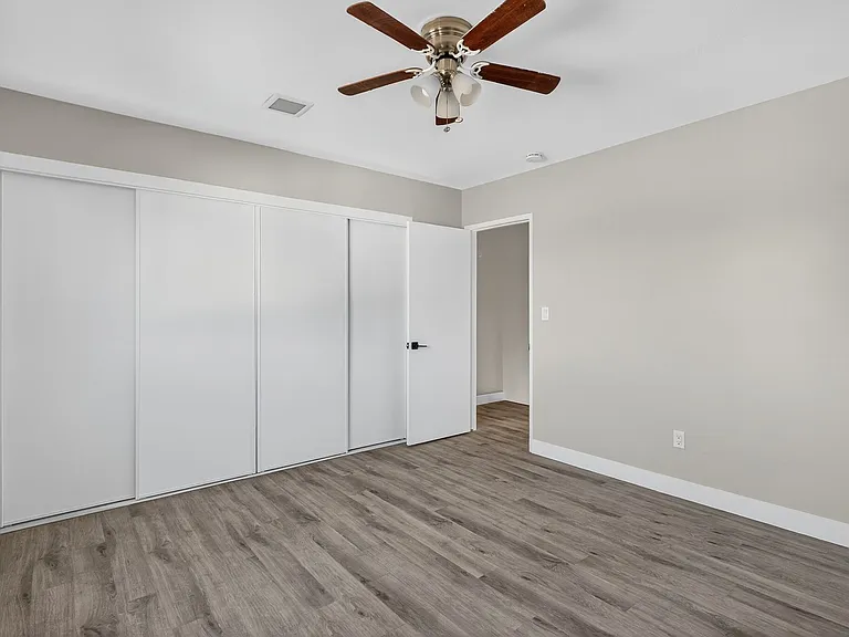 13392-13400 Magnolia Street — Photo 34