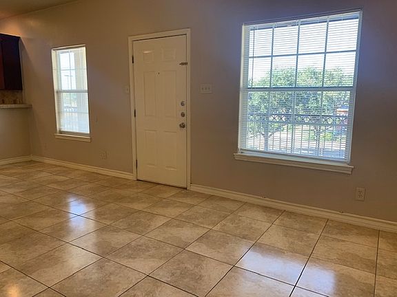 4th image of 710 Alta Vista Dr #115