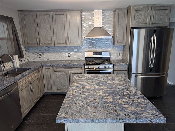 3rd image of 5895 Wadsworth Blvd