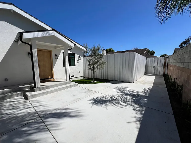 15531 Superior St — Photo 54
