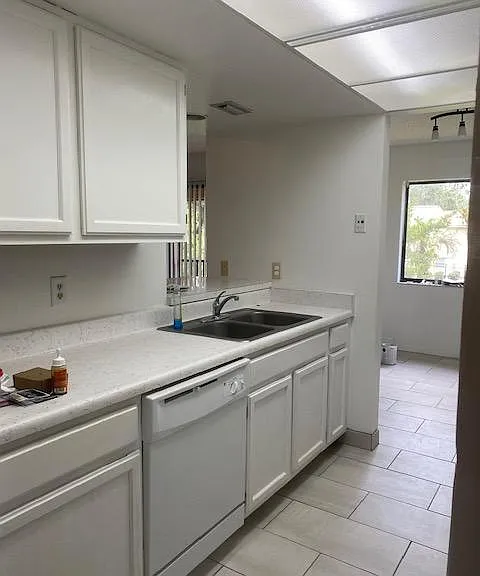 308 Palm Coast Pkwy NE — Photo 2