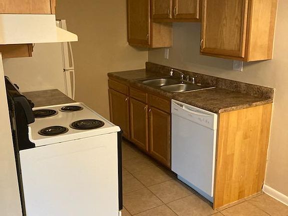 5th image of 519 S Main St #519