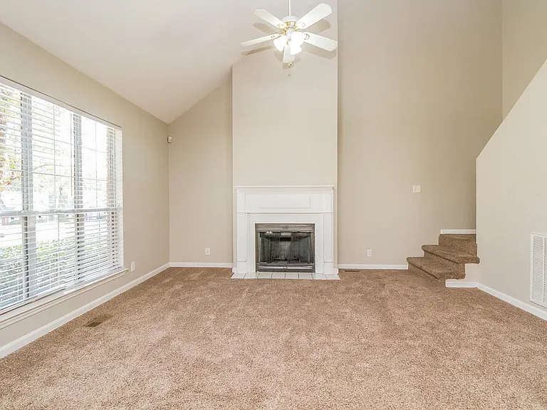 4124 Pleasant Colony Dr — Photo 2