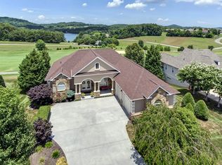 335 Rarity Bay Pkwy, Vonore, TN 37885