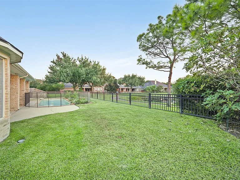 6915 Monarch Lake Ln — Photo 35