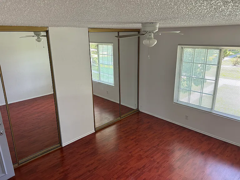 521 S Lyon St #35 — Photo 2