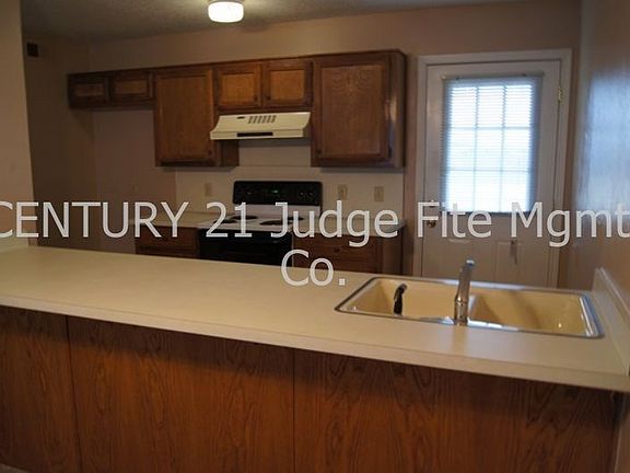 4th image of 818 Red Bud Dr