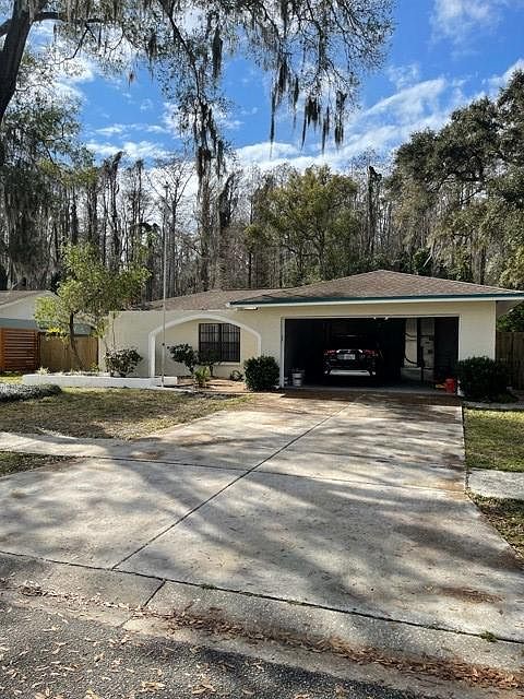 1st image of 16122 Oakmanor Dr