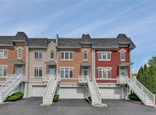 4 Alexander Ct, Nanuet, NY 10954