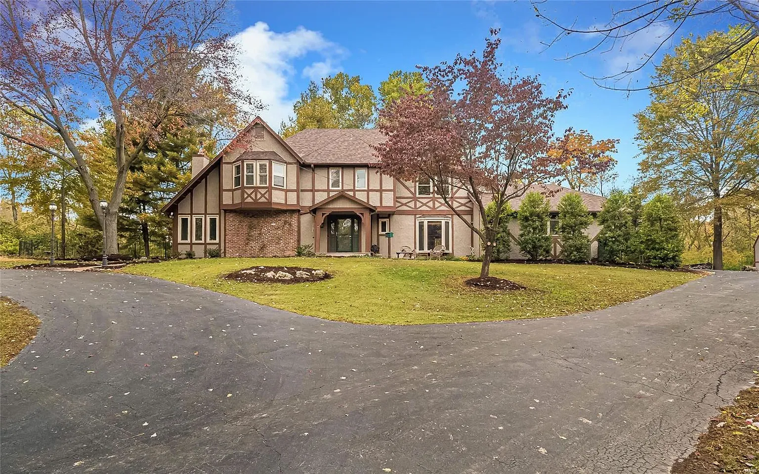 4045 Fleur De Lis Dr photo 1