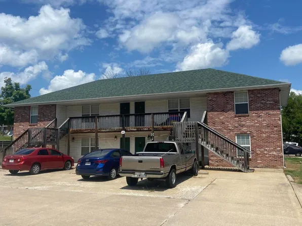 138 Hayes Rd, Holts Summit, MO 65043