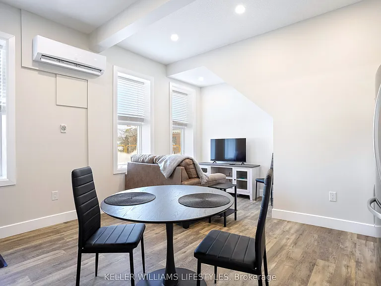 537 Talbot St #10 — Photo 16
