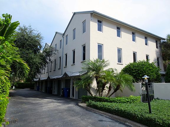 2nd image of 810 SW 4th Ave