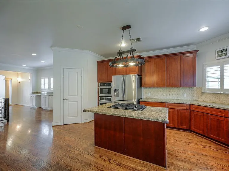 4218 Drake St #B — Photo 13