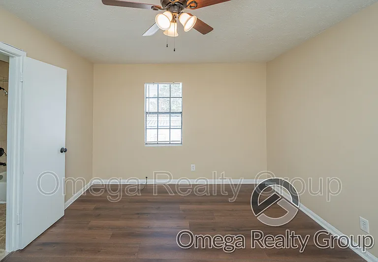 Lakeridge Apartments — Photo 94