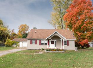 915 Kusterer Ave NW, Grand Rapids, MI 49534