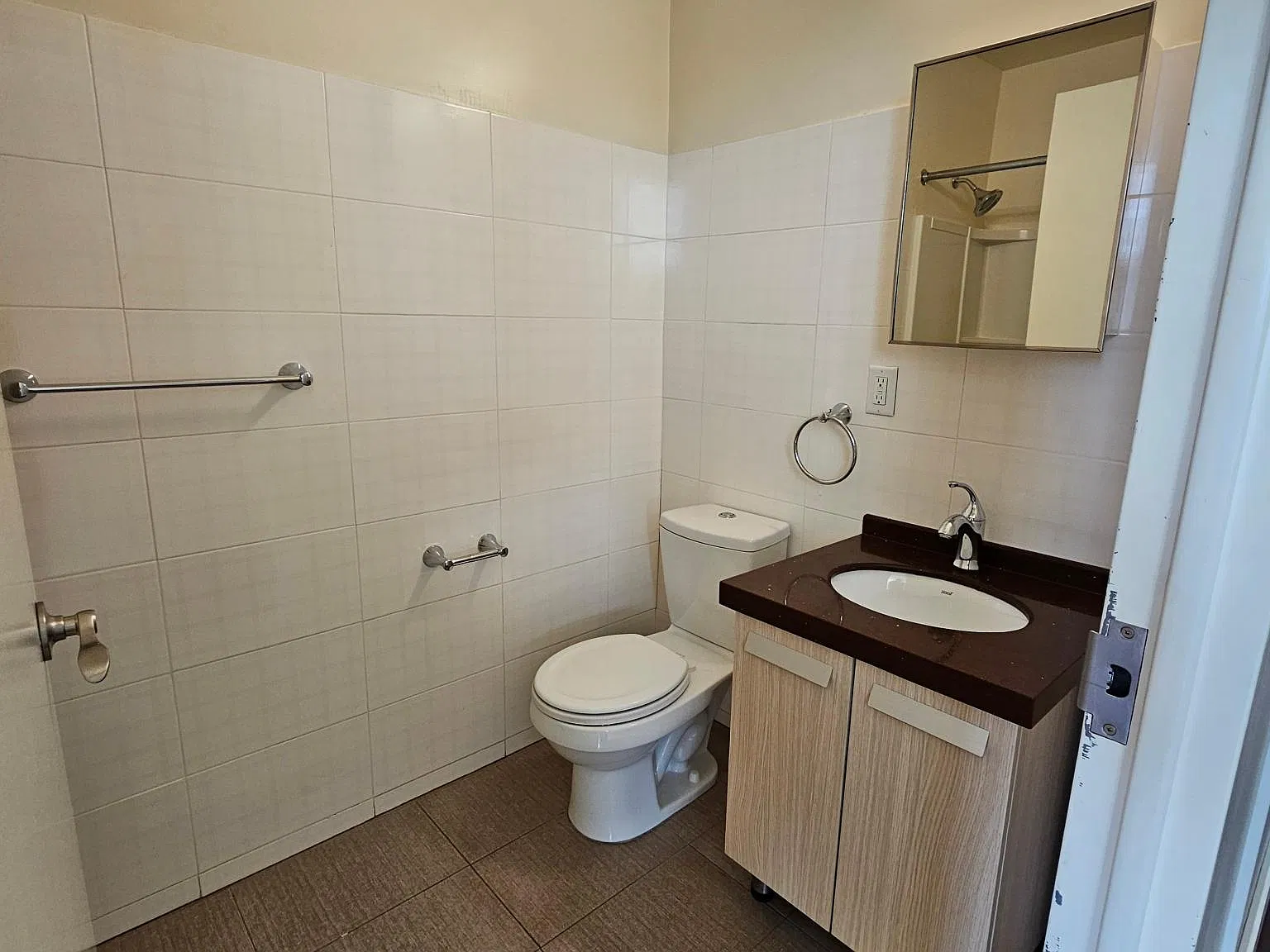 2 bed, 900 sqft, $1,700 — Photo 3
