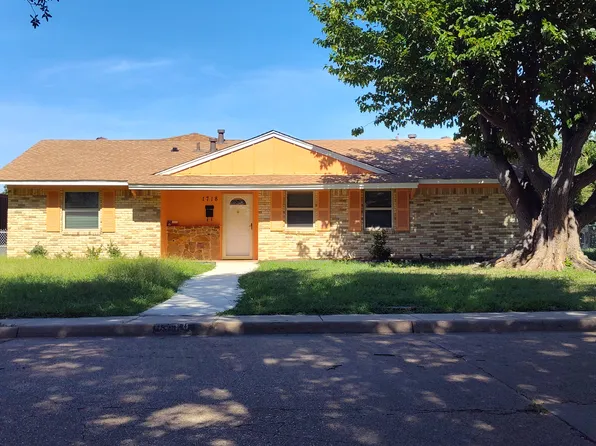 1718 N Santa Clara Ct, Grand Prairie, TX 75051