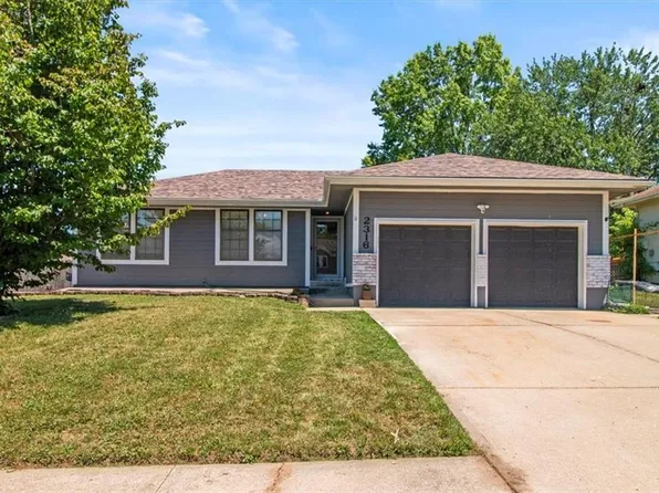 2316 NW Acorn Dr, Blue Springs, MO 64014