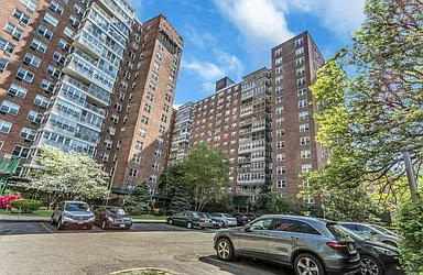 138-10 Franklin Avenue, #9J