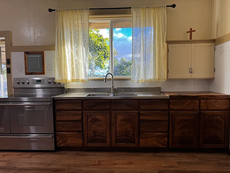 572 Laie Dr — Photo 5