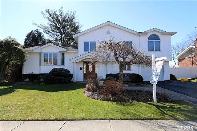 1st image of 23 Tioga Dr