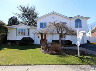 23 Tioga Dr, Jericho, NY