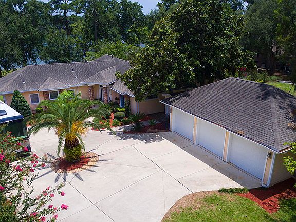 3rd image of 977 Lake Asbury Dr