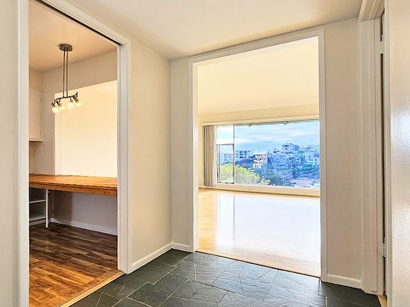 5th image of 2644 Curlew St #2644